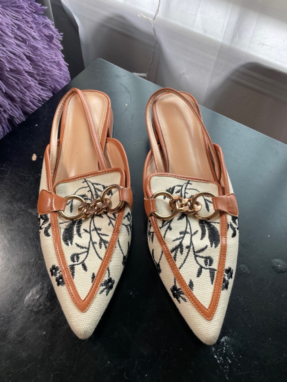 Women’s Pointed Embroidered Slingback Mules in Tan and Cream size 8.5